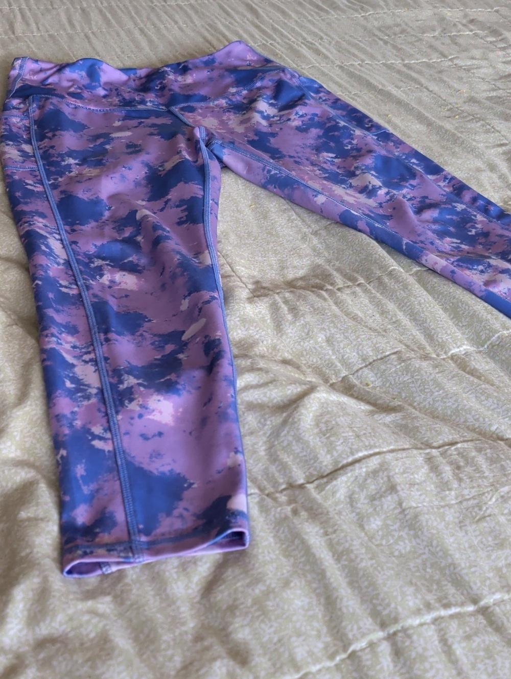 Girls' Purple & Navy Camo Performance Leggings